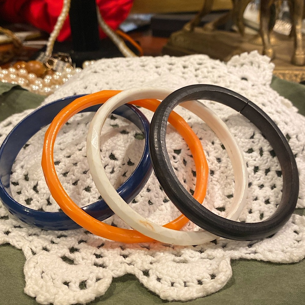 4 Acrylic Bangles.Navy,Brown,White and Orange